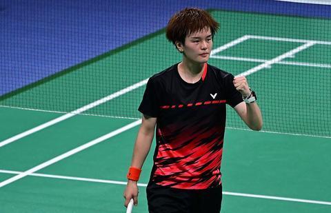 我们拭目以 我们拭目以