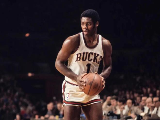 许多牌手把 许多牌手把